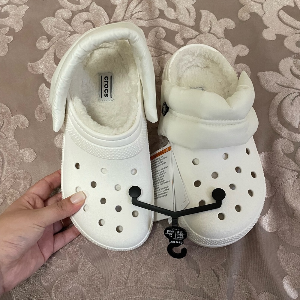 Crocs Neo Puff Fuzz Lined NWT